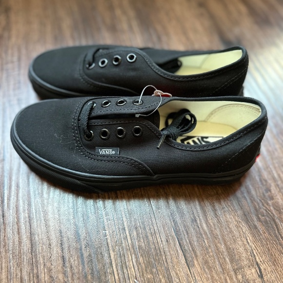 New in Box • Vans • Authentic Shoe • Black • Size 5.5 - Picture 2 of 8